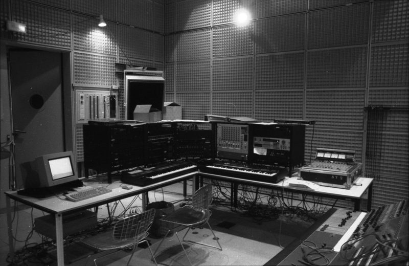 An IRCAM studio, 1989