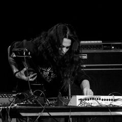 Pain Jerk (Kohei Gomi) performing live, 2009