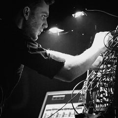 Thomas Ankersmit performing on his Serge modular synthesizer